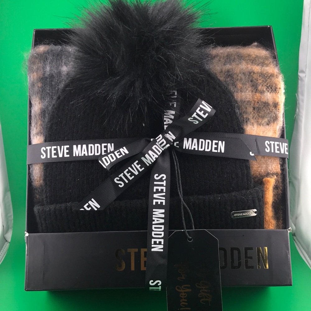 Steve Madden holiday bundle hat scarf set AND madden sunglasses all NWT!!